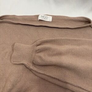 Mod‎ Size Small Boatneck Sweater